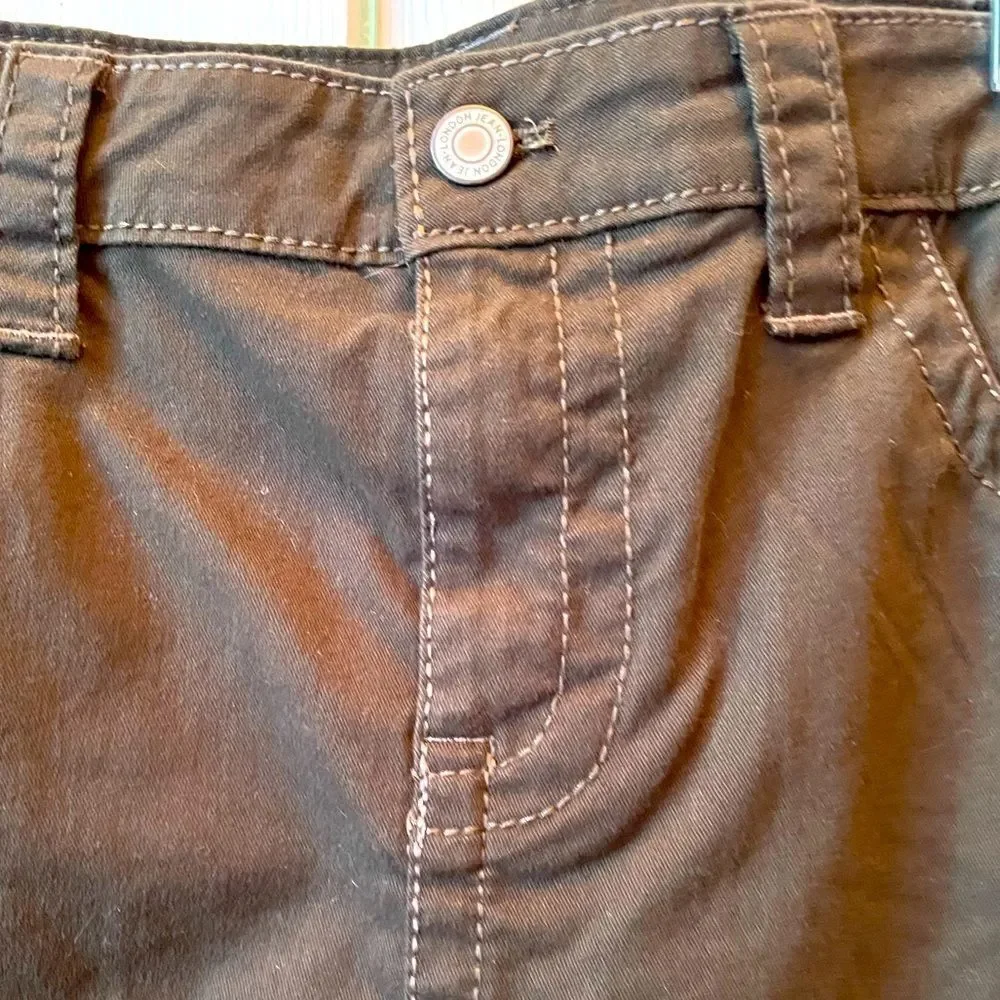 BROWN DENIM SKIRT BY LONDON JEAN FRINT ZIPPER SIZE 14 NWOT